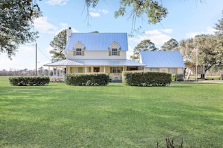 1884 Attaway Rd, Sour Lake, TX 77659
