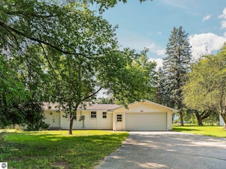 3033 Hartman Rd, Traverse City, MI 49685