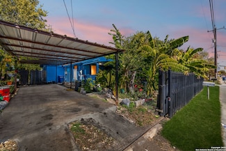 3263 Martin Luther King Dr, San Antonio, TX 78220