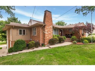 6555 Colby Ave, Windsor Heights, IA 50324