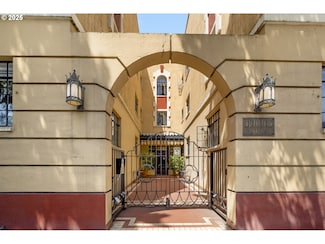 2829 SE Belmont St Unit 205, Portland, OR 97214