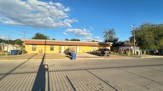 2601 Saltillo St, Laredo, TX 78046