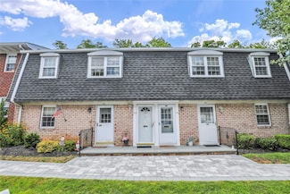 2 Anchorage Ln Unit 3B, Oyster Bay, NY 11771