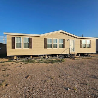 508 E 7th St, McCamey, TX 79752