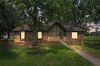16 W Bridlespur Terrace, Kansas City, MO 64114