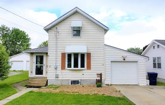 12 W Park Dr, Shelby, OH 44875