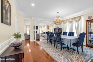 118 Pelican Ct, Marlboro, NJ 07746