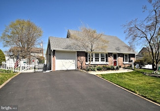 20 Conifer Rd, Levittown, PA 19057