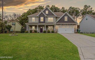 421 Canvasback Ln, Sneads Ferry, NC 28460