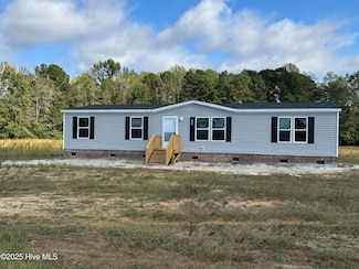 533 Pope Rd, Rose Hill, NC 28458