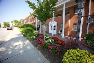 77 S Park Ave Unit A28, Rockville Centre, NY 11570