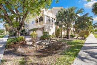 1005 4th St S Unit 203, Naples, FL 34102