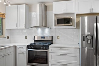 900 Fernview Dr, Saint Louis, MO 63141