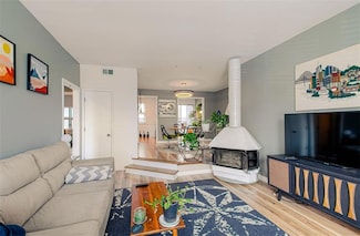 456 W 104th St Unit C, Kansas City, MO 64114