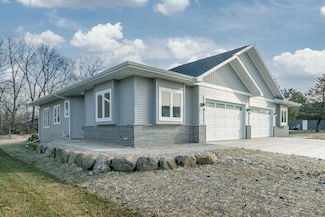 119 Ashberry Ln, Stoughton, WI 53589
