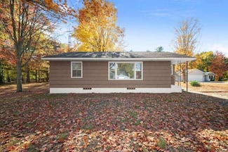 73 Eugene Ave, Norton Shores, MI 49441