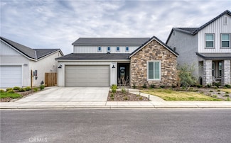 1093 Traverse Dr S, Madera, CA 93636
