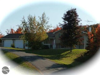 6480 E Hillside Dr, Cedar, MI 49621