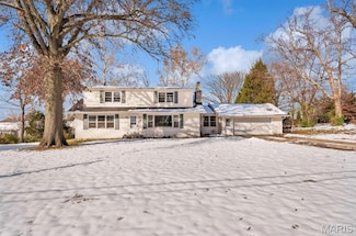 9 Ranchero Dr, Saint Charles, MO 63303