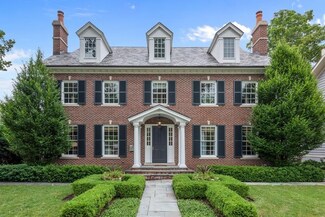 537 Abbotsford Rd, Kenilworth, IL 60043