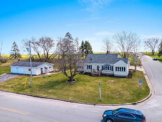 N8094 Cedar Rd, Algoma, WI 54201