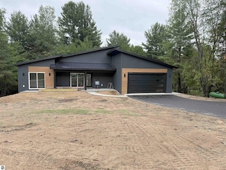 9769 Cushman Ct Unit 20, Williamsburg, MI 49690