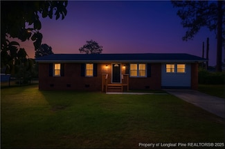 5269 Parkton Rd, Hope Mills, NC 28348