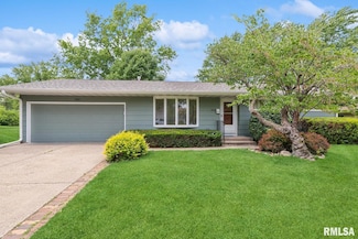 2812 Oak St, Davenport, IA 52804