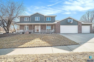 1102 N Orleans Ave, Dell Rapids, SD 57022