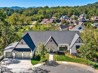 21 Evian Ct, Asheville, NC 28804