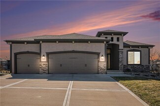 13515 NW 73rd St, Parkville, MO 64152