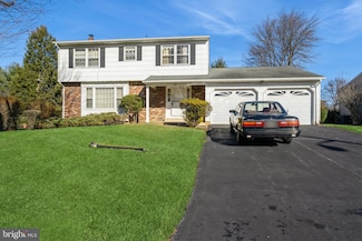 68 Colleen Cir, Ewing, NJ 08638