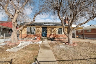 7040 Alan Dr, Denver, CO 80221