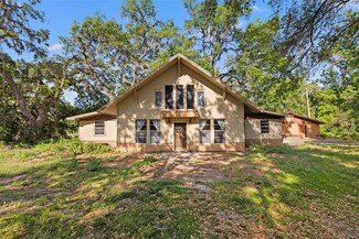 308 N Smokey Mountain Rd, Seffner, FL 33584
