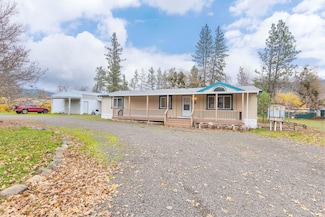 835 Ragsdale Rd, Trail, OR 97541