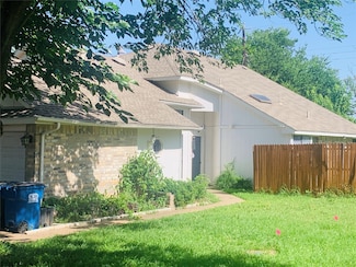 102 Hollywood Dr, Glenn Heights, TX 75154