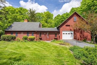 9 Eaton St, Gardner, MA 01440