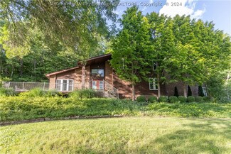 1684 Woods Dr, Saint Albans, WV 25177