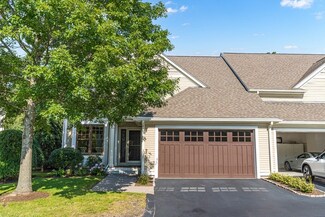 22 Graystone Cir Unit 22, Winchester, MA 01890