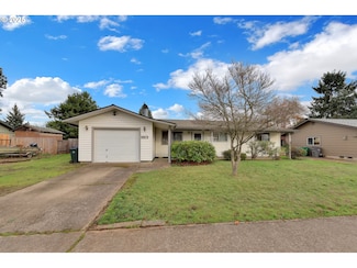 1113 Candlelight Dr, Eugene, OR 97402