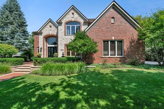 39W534 Bealer Cir, Geneva, IL 60134