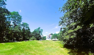 41 Amesbury Rd, Newton, NH 03858