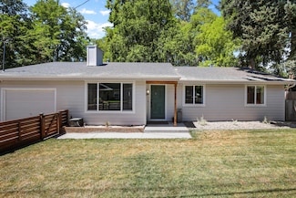 1058 SE Clarey Ave, Grants Pass, OR 97526