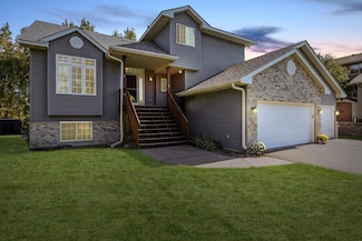 1774 Meadow Ln, Hugo, MN 55038