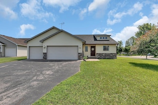 5520 Hawk Ct, Saint Cloud, MN 56303