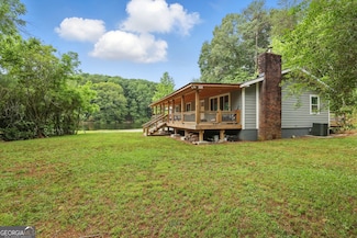 1935 Sam Bell Rd, Clarkesville, GA 30523