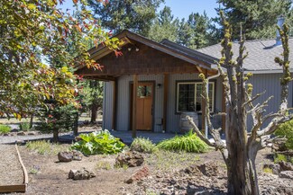 16111 Lava Dr, La Pine, OR 97739