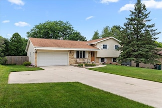 532 S 18th Ave, West Bend, WI 53095