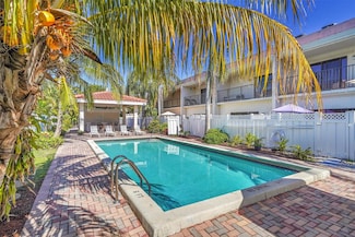 225 SE 11th Ave Unit 225, Pompano Beach, FL 33060