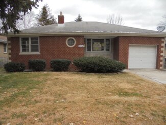2206 Thornton Lansing Rd, Lansing, IL 60438